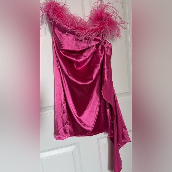 NWT Revolve More To Come Cierra Strapless Feather Wrap Dress in Hot Pink - Picture 2 of 12